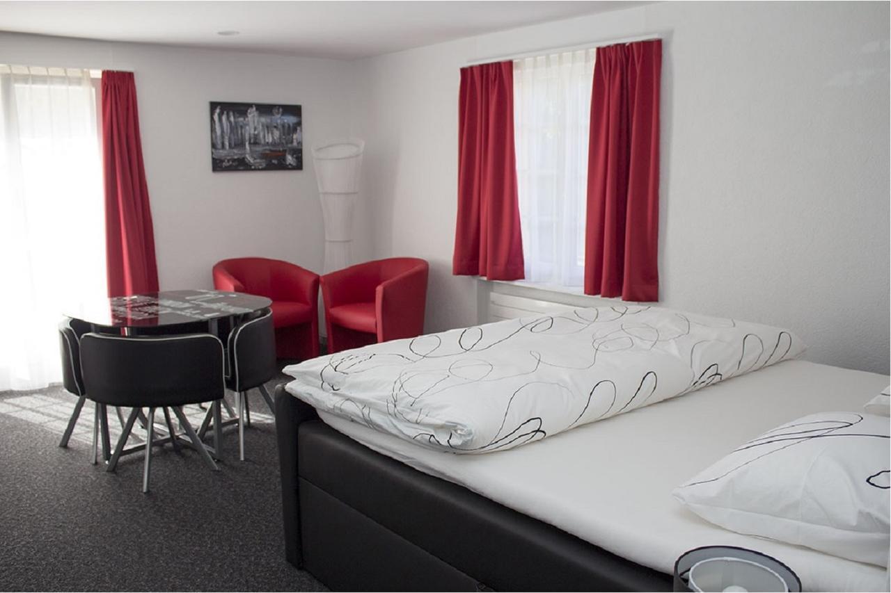 Hotel Du Chasseur Enges Eksteriør billede