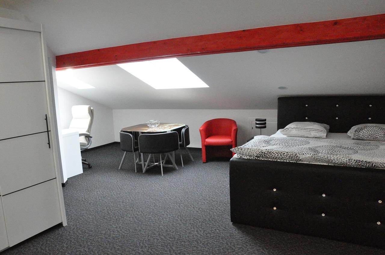 Hotel Du Chasseur Enges Eksteriør billede